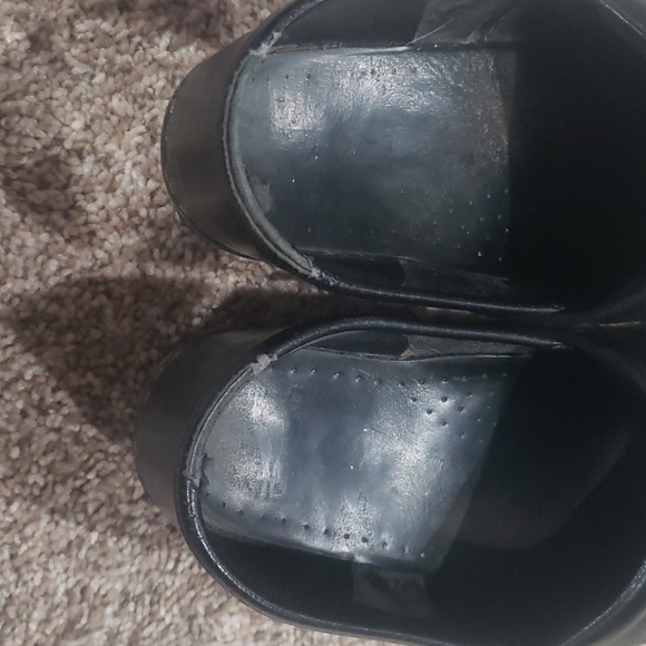 Dansko womens size 40 clogs,  broken in - Picture 3 of 5